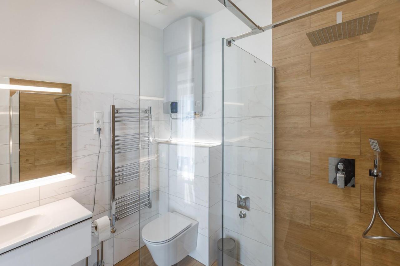 La Bella Centrum Apartmanok Piros/Sarga Heviz Bagian luar foto
