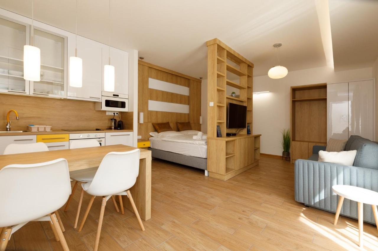 La Bella Centrum Apartmanok Piros/Sarga Heviz Bagian luar foto