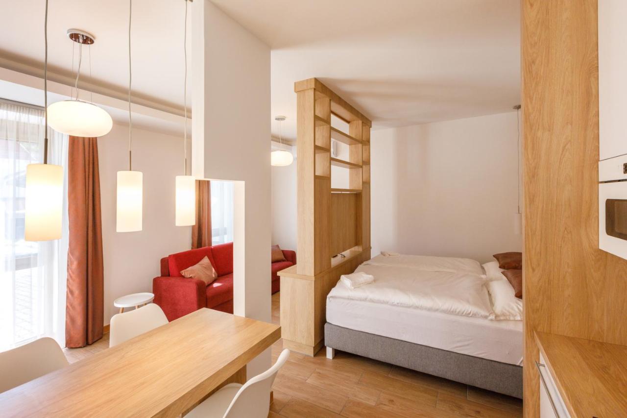 La Bella Centrum Apartmanok Piros/Sarga Heviz Bagian luar foto