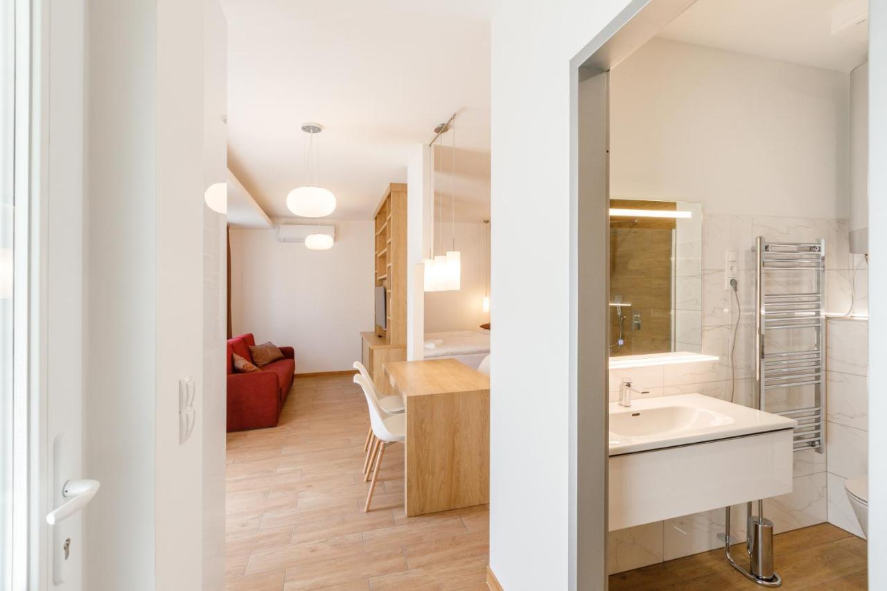 La Bella Centrum Apartmanok Piros/Sarga Heviz Bagian luar foto