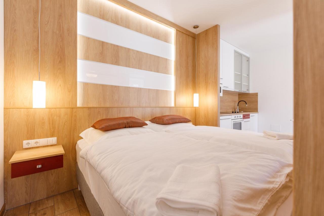 La Bella Centrum Apartmanok Piros/Sarga Heviz Bagian luar foto