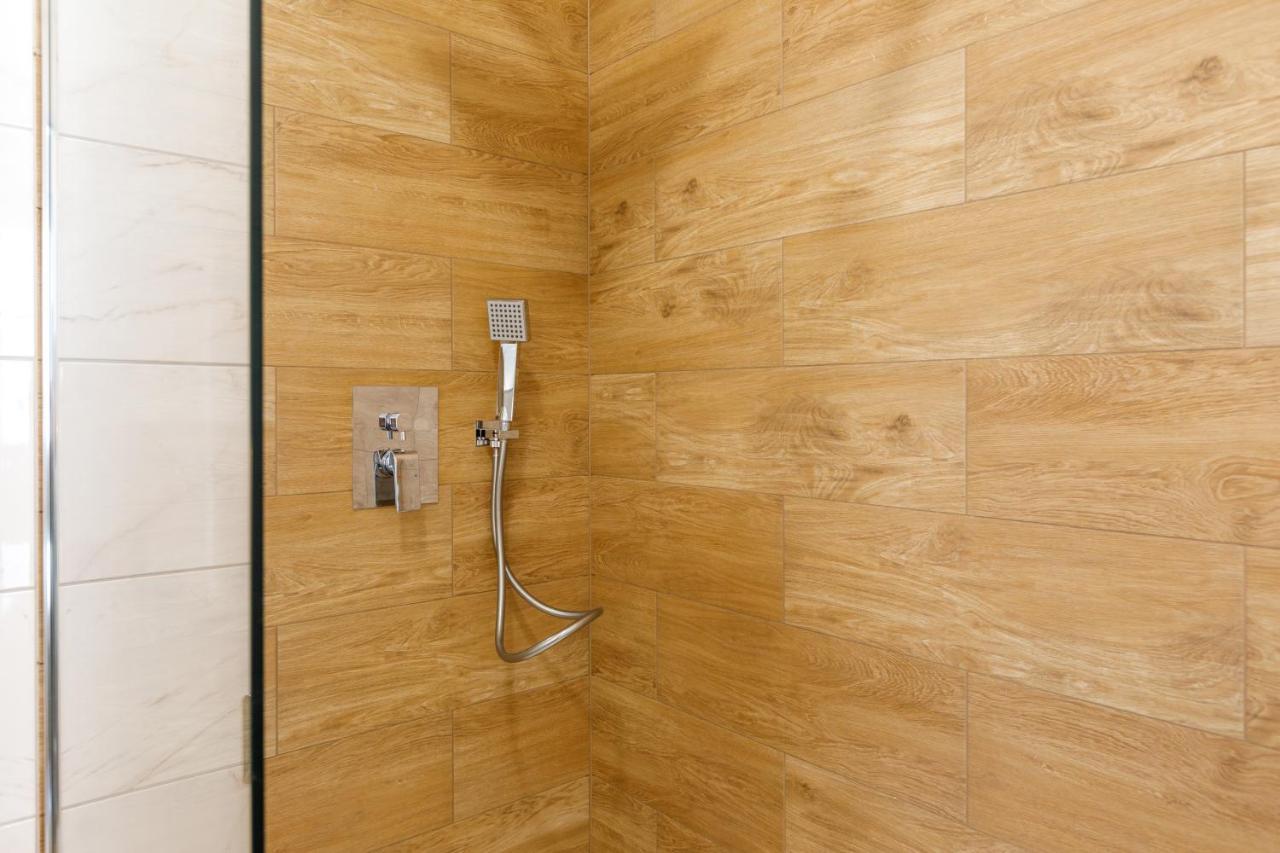 La Bella Centrum Apartmanok Piros/Sarga Heviz Bagian luar foto