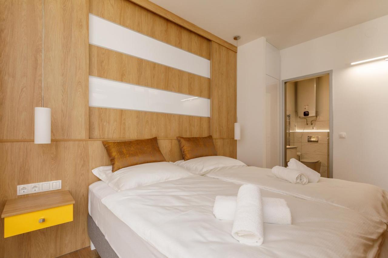 La Bella Centrum Apartmanok Piros/Sarga Heviz Bagian luar foto