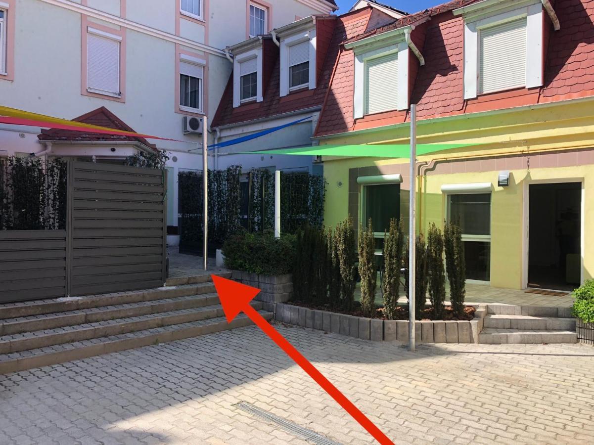 La Bella Centrum Apartmanok Piros/Sarga Heviz Bagian luar foto
