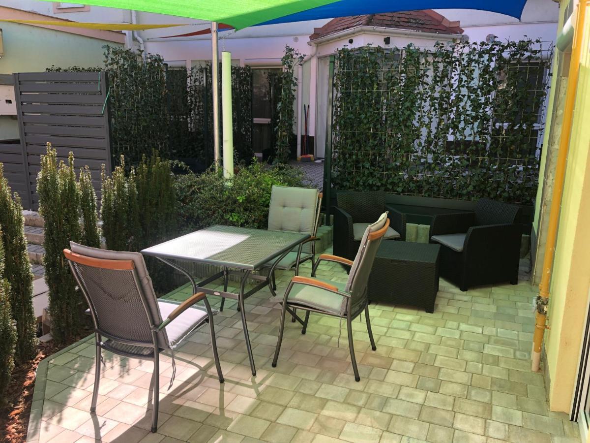 La Bella Centrum Apartmanok Piros/Sarga Heviz Bagian luar foto