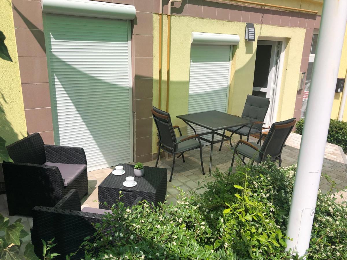 La Bella Centrum Apartmanok Piros/Sarga Heviz Bagian luar foto